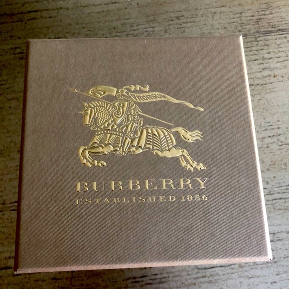 Authentic Burberry Gold Watch - Picture 6 of 6